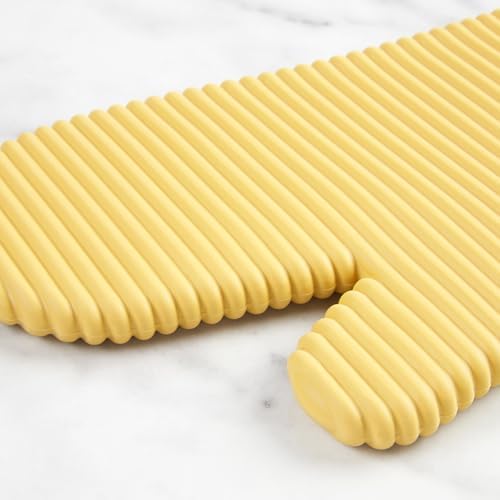 KITCHENAID Ribbed Soft Silicone Oven Mitt 2-Pack Set, 7.5"x13", Butter Yellow - Image 3