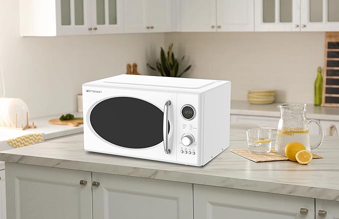 Emerson MWRG0901W 0.9 Cu. Ft. Retro Microwave with 1,000W Grill Function, 800W Cooking Power, LED Display, 5 Power Levels, 8 Auto Menus, Glass Turntable, Child Lock, White Countertop Design